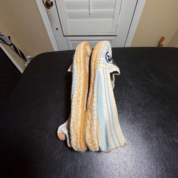 Tory Burch size 10 blue/ cream canvas espadrille - Picture 7 of 8